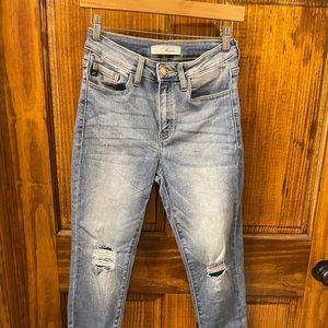 Light jean skinny distressed jeans